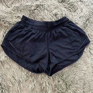 Lululemon 2.5” Hotty Hot Shorts